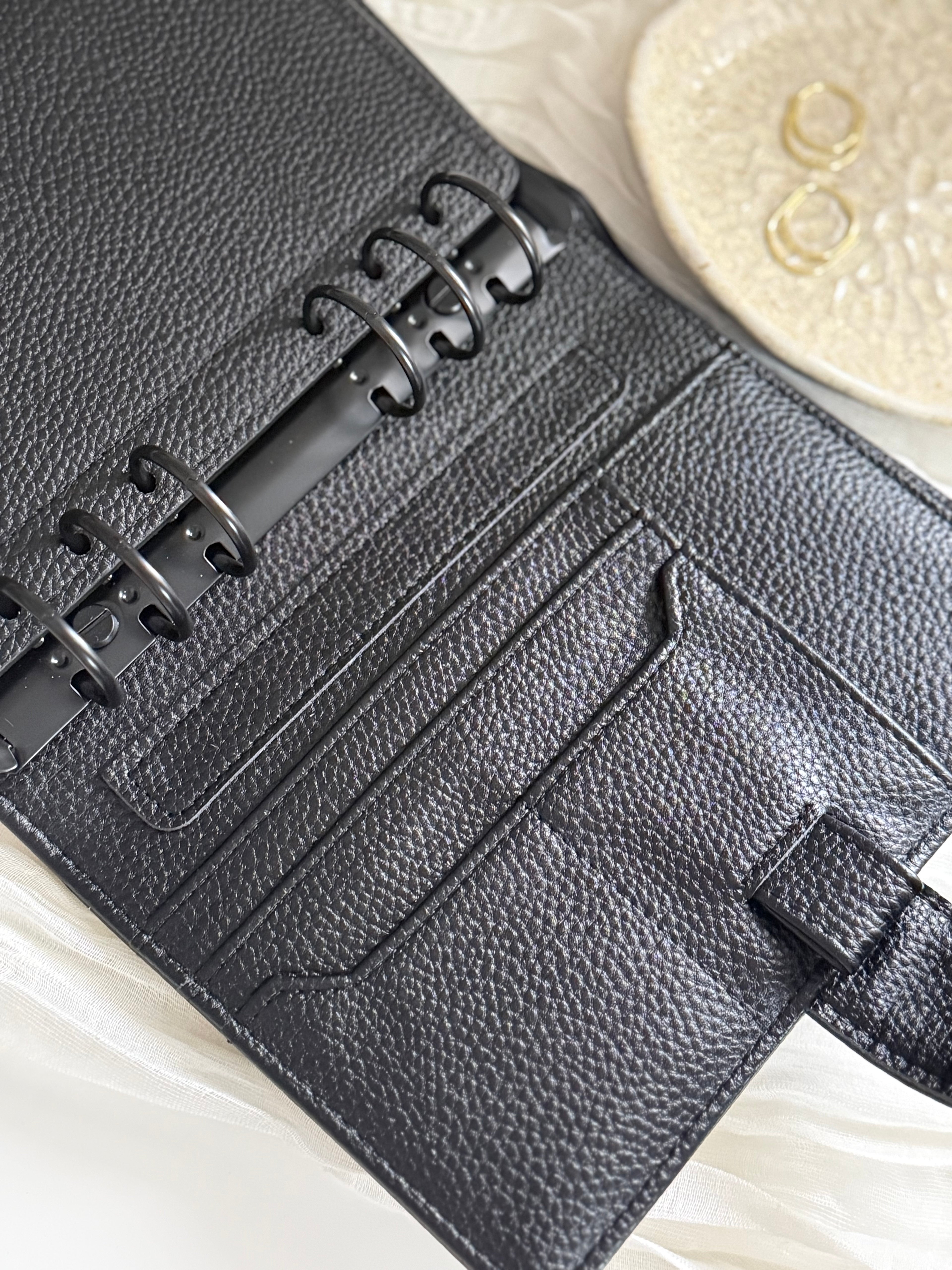 Deluxe Binder | Ringbuch A6 Black